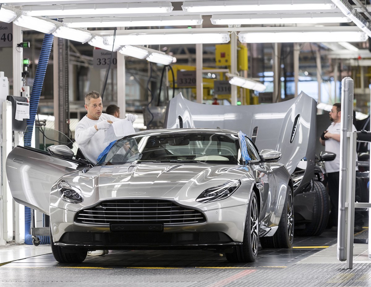 180109Aston-Martin_Gaydon-manufacturing