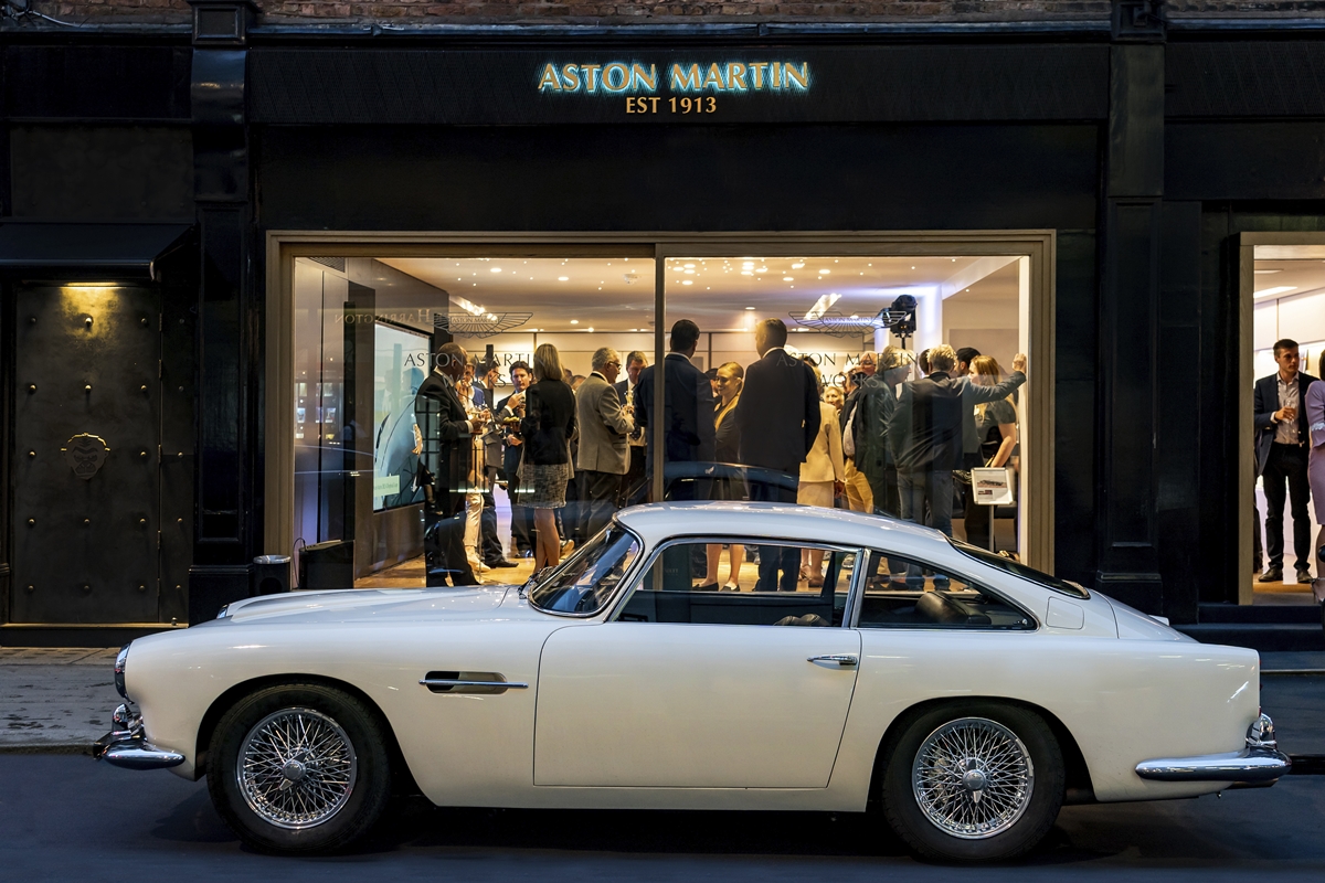 180910_aston-martin_works_dover-St