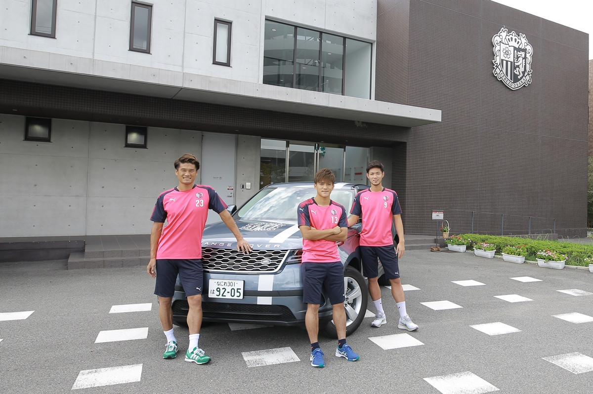 180913_cerezo_range_rover_velar