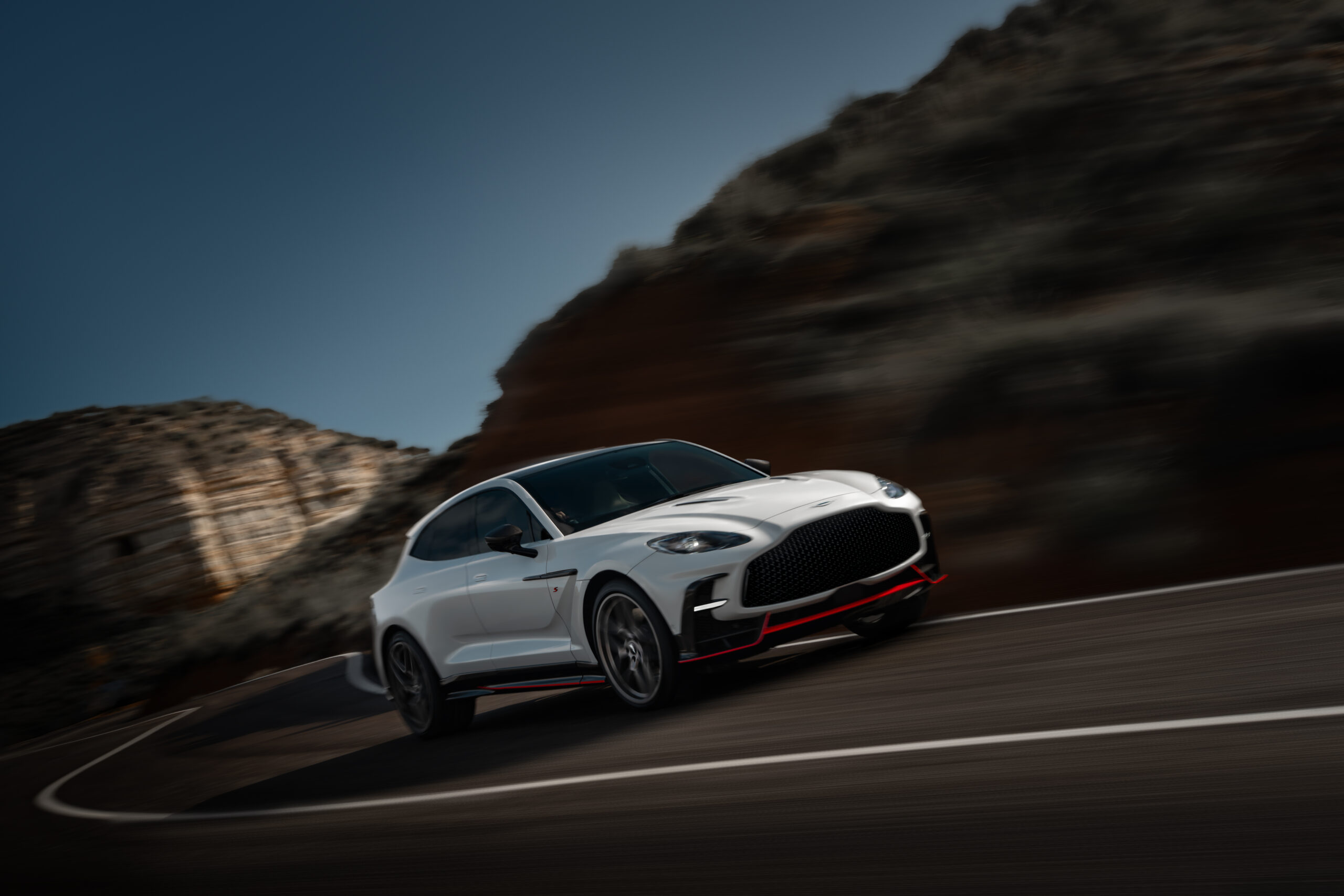 アストンマーティン神戸 | ASTON MARTIN 正規ディーラー