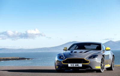 V12 Vantage Sにマニュアル・トランスミッションを搭載究極のアナログ・アストンマーティン