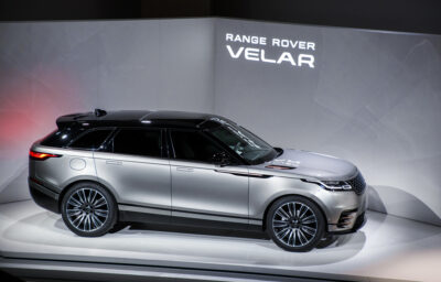 ランドローバー、新型「RANGE ROVER VELAR」を ロンドンのデザイン・ミュージアムで世界初披露