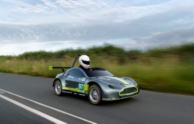 アストンマーティン・レーシングが、V8 Vantage GTEのミニチュア・バージョンを製作