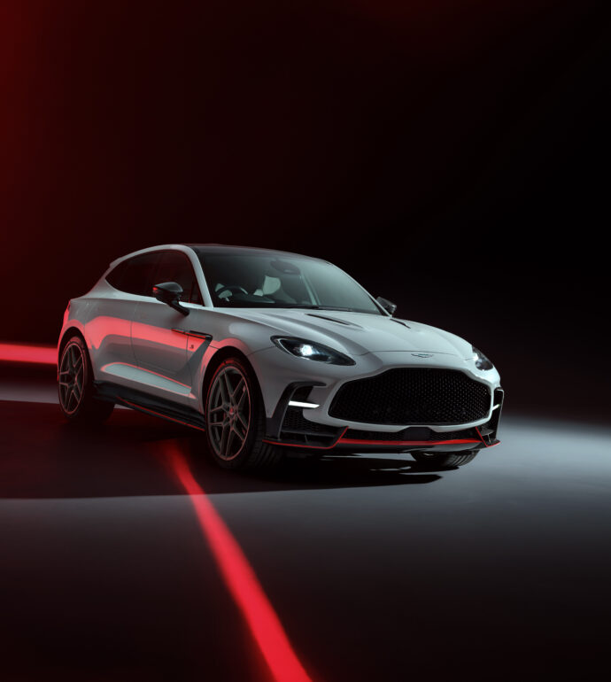 ASTON MARTIN DBX S　SUVのスーパーカーに新しいフラッグシップ